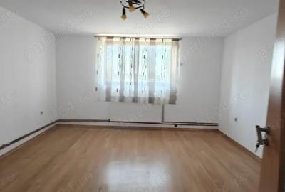 Casa de Vanzare Casa de Vanzare - 1