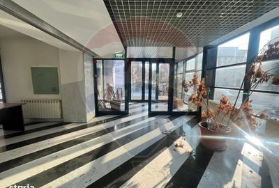 Spațiu comercial, de 4,500 mp, în Central - 3