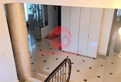 Casă cu 10 camere cu Teren 394 Mp în Central - 5