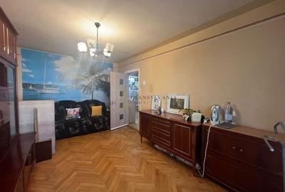 Apartament cu 3 camere decomandat, mobilat în Valea Aurie