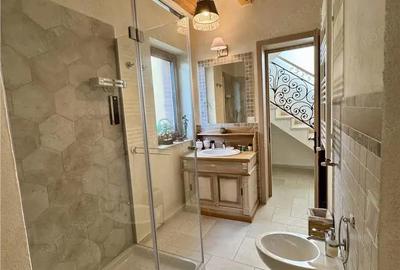 Casă cu 4 camere cu Teren 300 Mp în Tractorul - 30