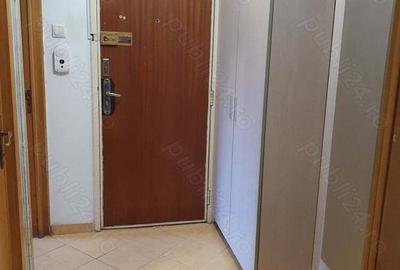 Spre inchiriere apartament 3 camere - 4