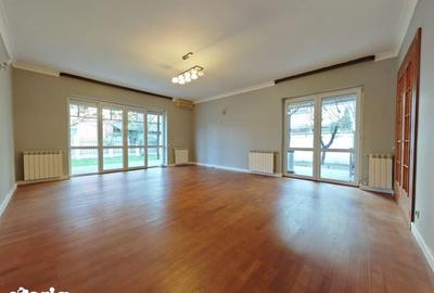 Casă cu 7 camere cu Teren 600 Mp în Central - 14