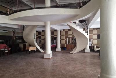 Casă cu 6 camere cu Teren 4500 Mp în Măgura - 2