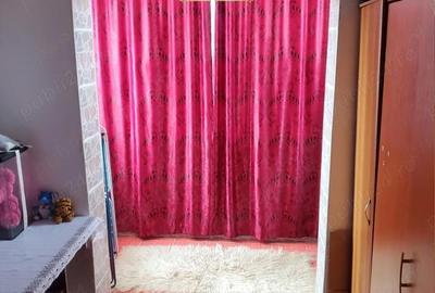 Apartament cu 2 camere nedecomandat în Km 4 - 3