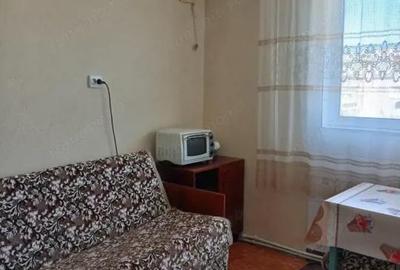 Apartament cu 3 camere decomandat în Micro 20 - 2