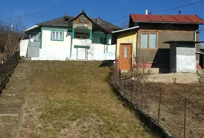 Vand casa zona submontana - 1