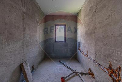 Casă cu Teren 1642 Mp în Hoghiz - 16