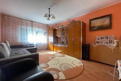 Apartament cu 2 camere decomandat în Valenta - 4