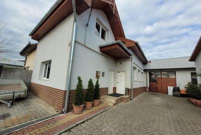 Spațiu comercial, de 100 mp, în Central - 11
