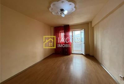 De vanzare apartament 3 CD Stefan cel Mare, Bacau