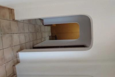 Apartament cu 3 camere decomandat în Micro 6 - 3