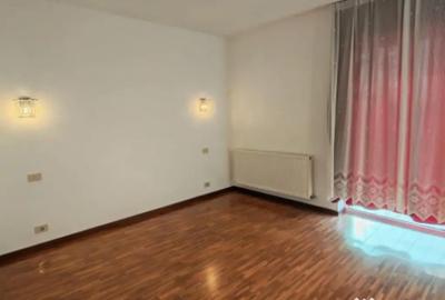 Apartament cu 4 camere decomandat în Central - 12