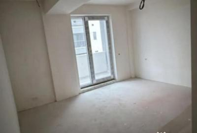 Apartament cu 2 camere decomandat în Tomis Plus