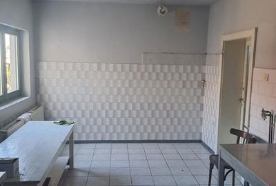 Casă cu 8 camere cu Canalizare în Semicentral - 12
