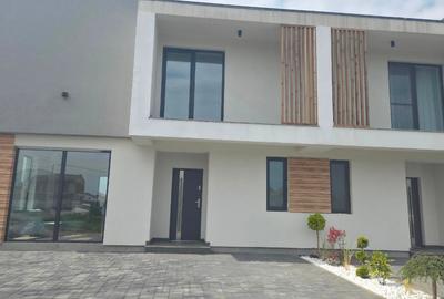 Duplex cu 4 camere cu Teren 227 Mp în Berceni - 1