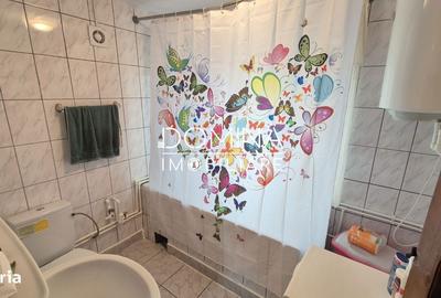 Casă cu 4 camere în Cârbești - 2