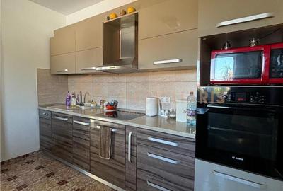 Casă cu 6 camere cu Teren 300 Mp în Central - 10