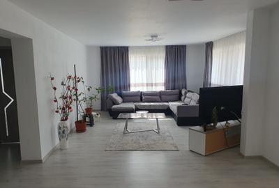 Casă cu 3 camere cu Canalizare în Central - 7