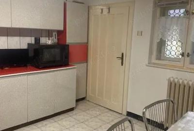 Casă cu Teren 91 Mp în Central - 2