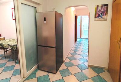 Apartament cu 3 camere decomandat în Apărătorii Patriei - 4