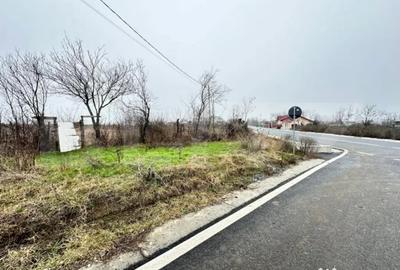 Teren de 7200 mp, în Central