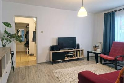 Apartament cu 3 camere semidecomandat, mobilat în Alexandru cel Bun - 1