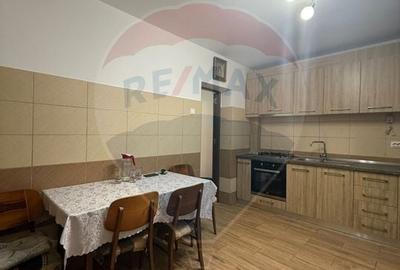 Apartament cu 3 camere de inchiriat in zona Central - 2