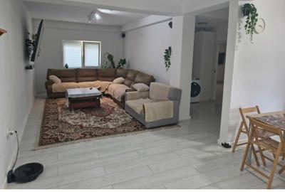 Apartament cu 3 camere decomandat în Roșu - 12