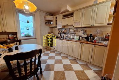 Apartament cu 3 camere decomandat în Tudor