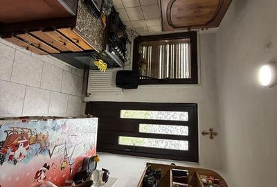 Casă cu 4 camere în Central - 1