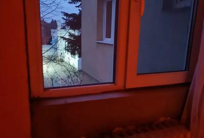 Apartament cu 3 camere semidecomandat în Central - 2