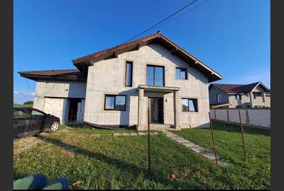 Casă frumoasă 4 camere, Strada Ana Ipatescu, Tg-Jiu - 12