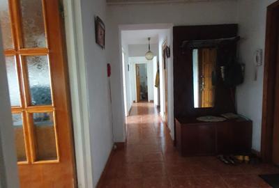 Apartament cu 4 camere decomandat în Sud - 3