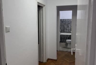 Apartament cu 3 camere semidecomandat în Central - 2
