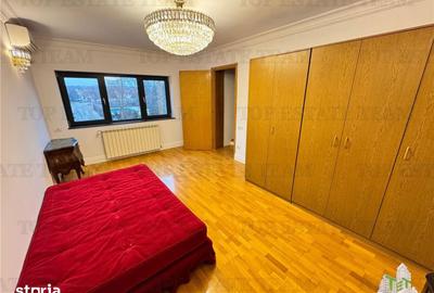 Casă cu 7 camere cu Teren 300 Mp în Central - 10