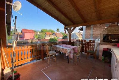 De vanzare casa cu doua intrari separate, 1000mp teren (toate utilitatiile) - 1