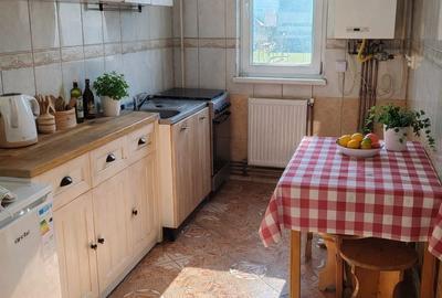 Apartament cu 2 camere decomandat în Astra - 2