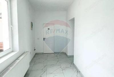 Spa?iu comercial stradal de inchiriat - 12