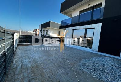 Duplex cu 4 camere cu Canalizare în Rediu - 2