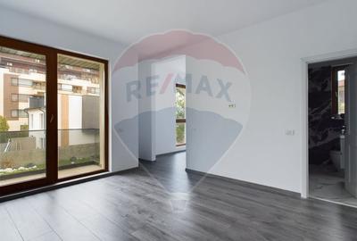 Casă cu 5 camere cu Teren 1000 Mp în Ostratu - 12