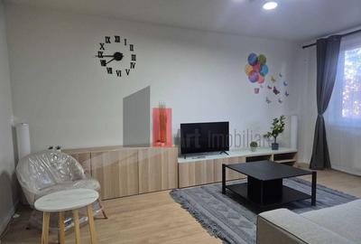 Inchiriez apartament 4 camere, complet renovat,
