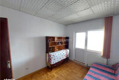 Apartament cu 3 camere decomandat în Micro 3 - 3