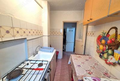 Vanzare apartament 2 camere semidecomadat zona Florilor str. Mimozei - 4