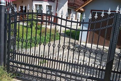 Casă cu 1 camere cu Teren 620 Mp în Central - 1