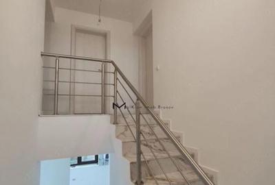 Casă cu Teren 415 Mp în Noua - 2