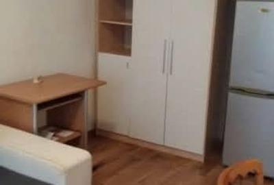 Garsonieră decomandată în Central - 2