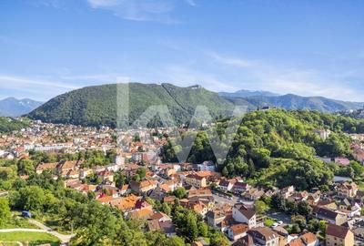 Proprietate unica cu priveliste spectaculoasa in inima Brasovului - 1