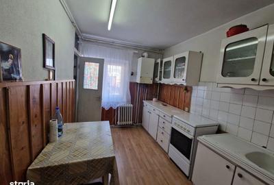 Apartament cu 3 camere decomandat în Independenței - 1