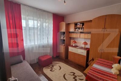Apartament de vanzare, cu 3 camere, 71 mp,  zona Micro 16 - 4
